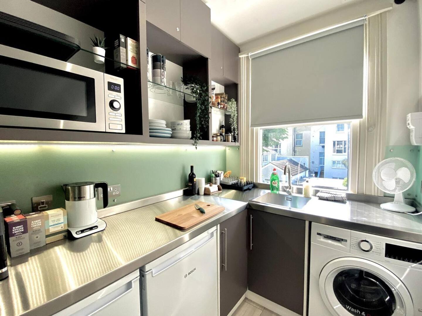 Apt 08 Beachside Beauty Central Studio Steps From Cafes Brighton Exterior foto